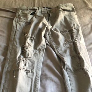 Men’s light grey jeans